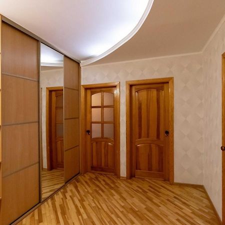 Kvartirkoff Na Ozernaya 8 Kiev Exterior foto
